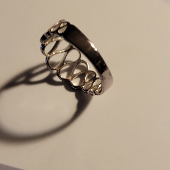 925 Silver Ring - Picture 4 of 6